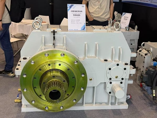 Real photos of the exhibition at Chinaplas 2025, Rubber Cold Feed Pin Extruder Gearbox