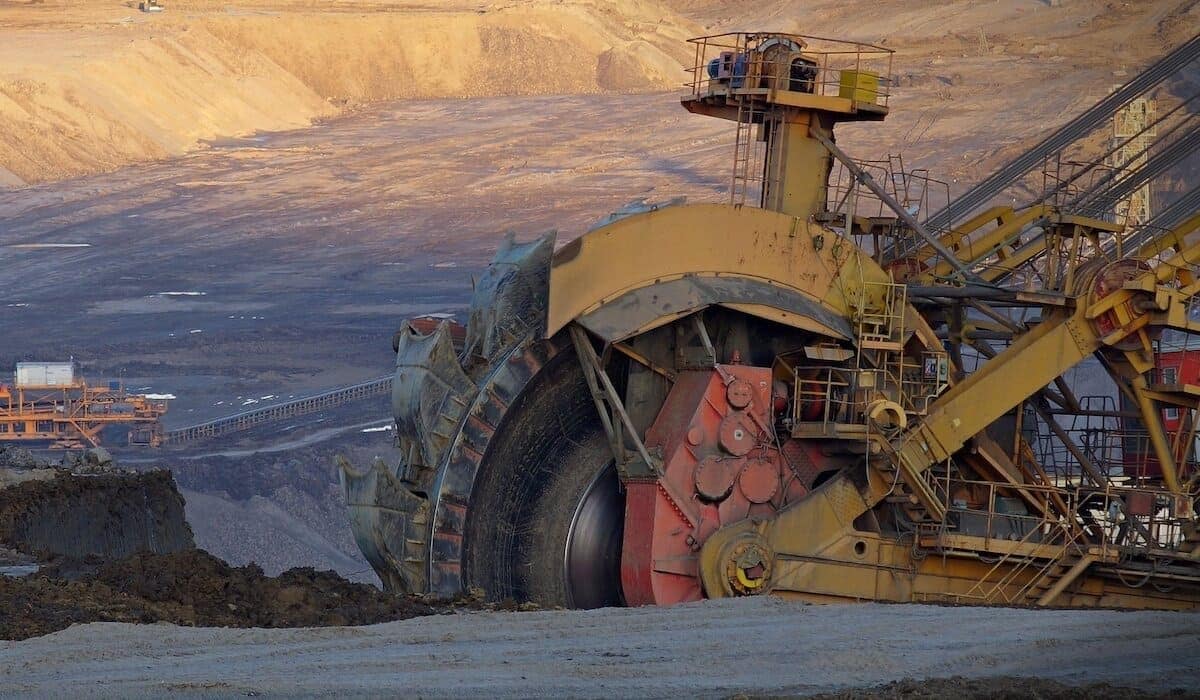 Custom mining gearbox for Russian Arctic mining—Arctic-resistant, 10,000 kNm torque solution for bucket-wheel excavators in extreme cold/permafrost.